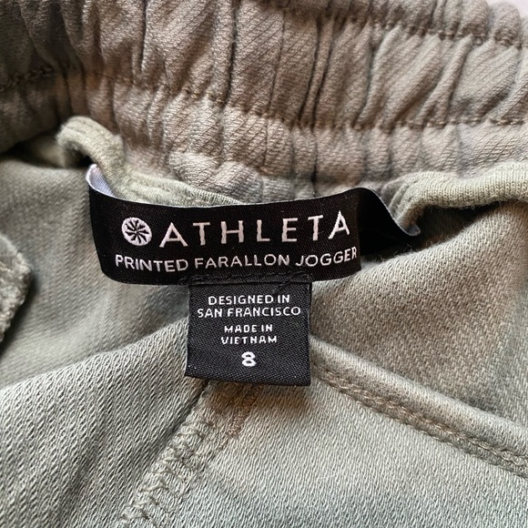 Athleta | Printed Farallon Camo Jogger Size 8 - Picture 11 of 12